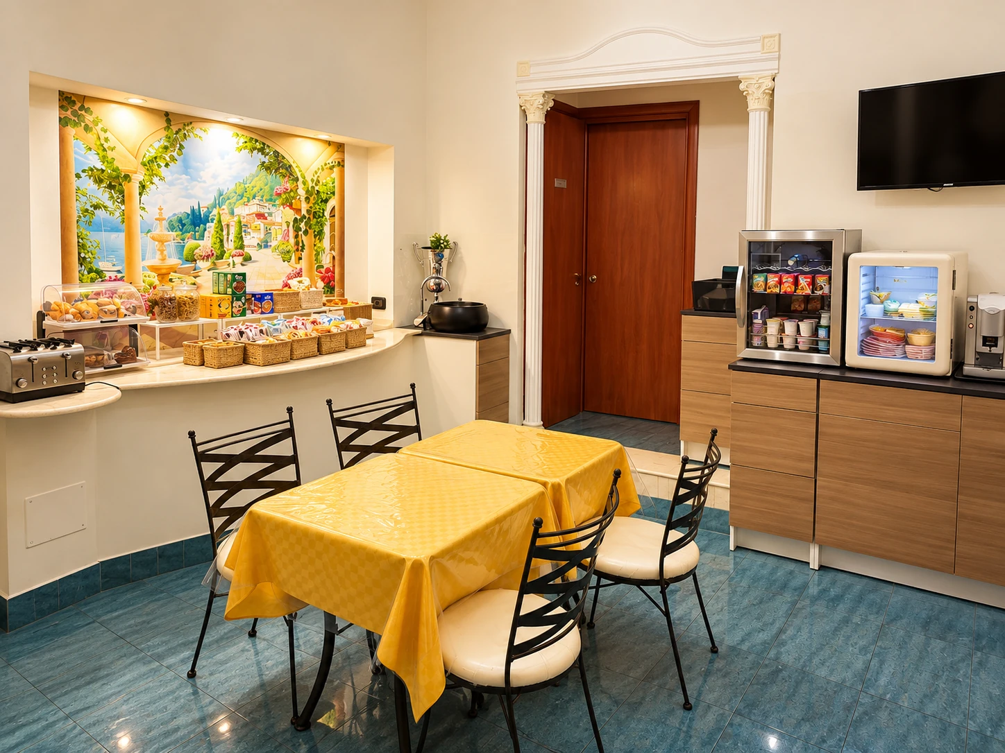 Terrazza e colazione · B&B Medea · foto 6